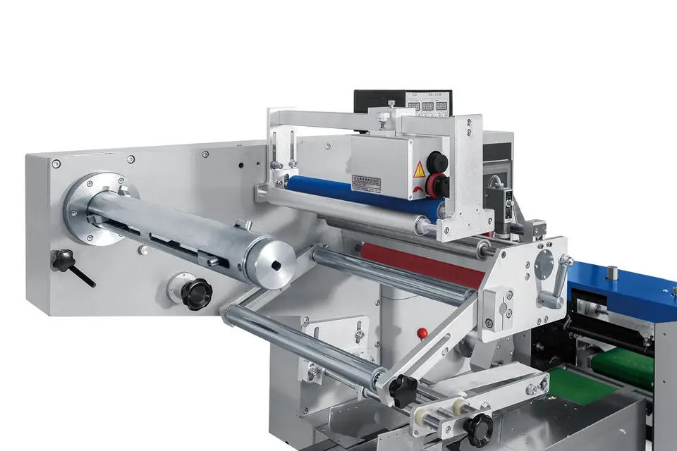 Automatic Candy Pillow Bag Type Pouch Packaging Machine